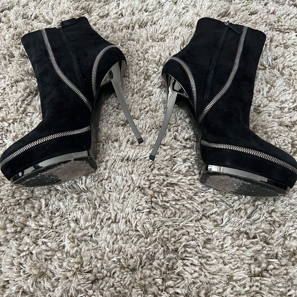 Gucci Boots - Picture 2 of 4